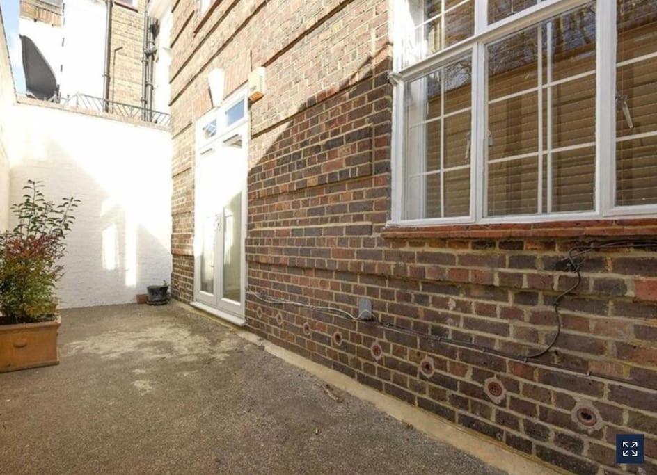 2 Bedroom Apartment Just Off Kings Road London Exterior photo